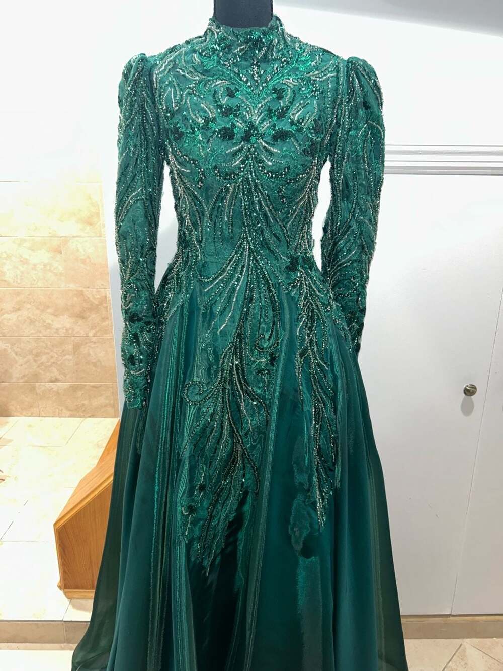 Long Sleeve Embellished Emerald Green Mermaid Evening Gown